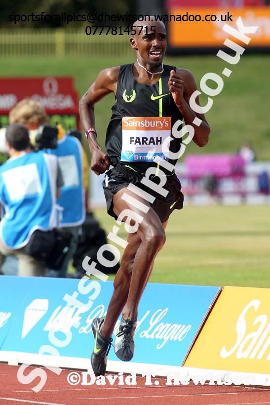 Mo Farah on his way to winning the mens 2 Miles with a British record at the Sainsbury's Birmingham Grand Prix. Photos: David T. Hewitson/Sports for All Pics